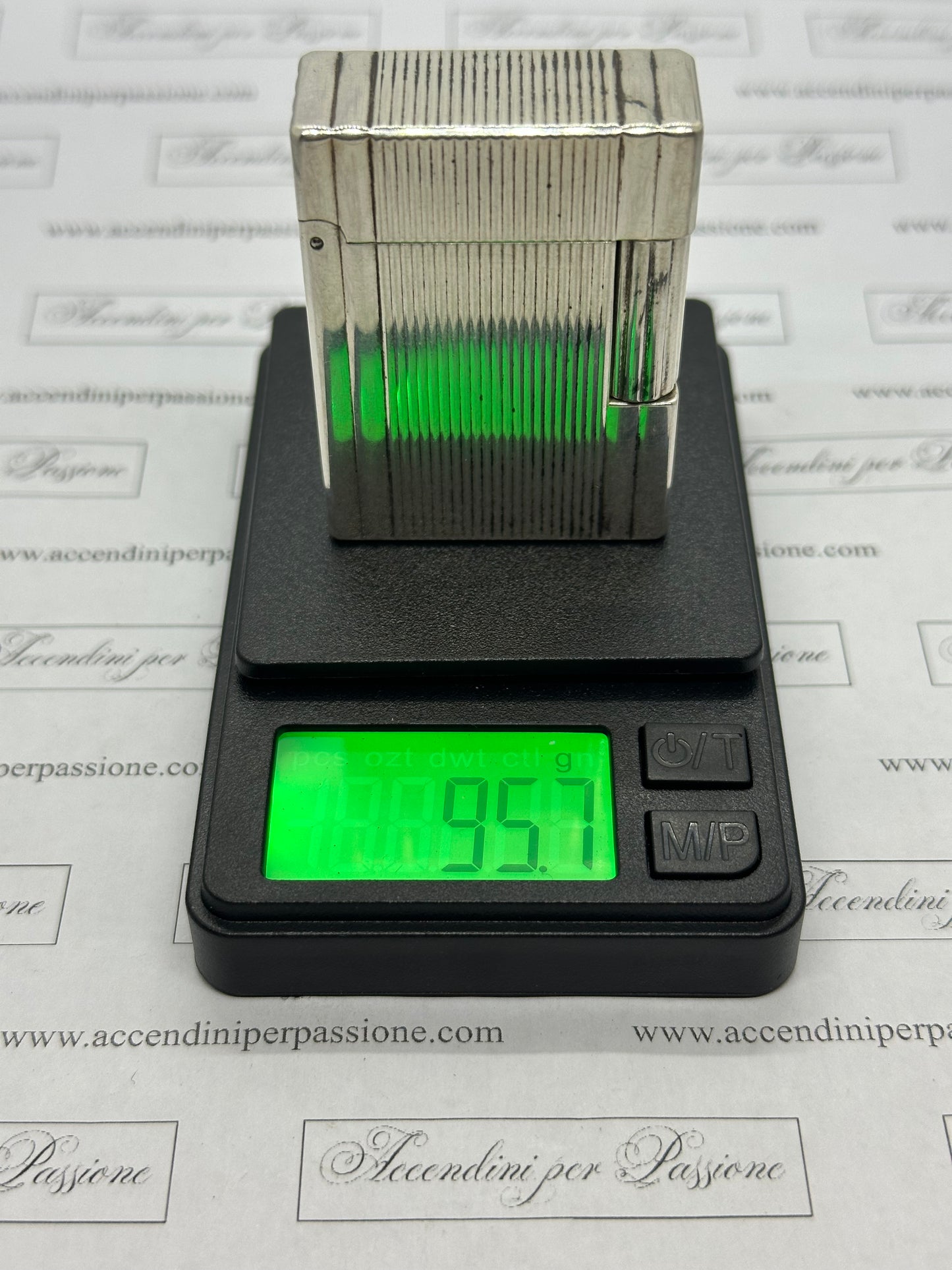 S.T. Dupont Linea 1 small – Placcato Argento "Vertical Lines"