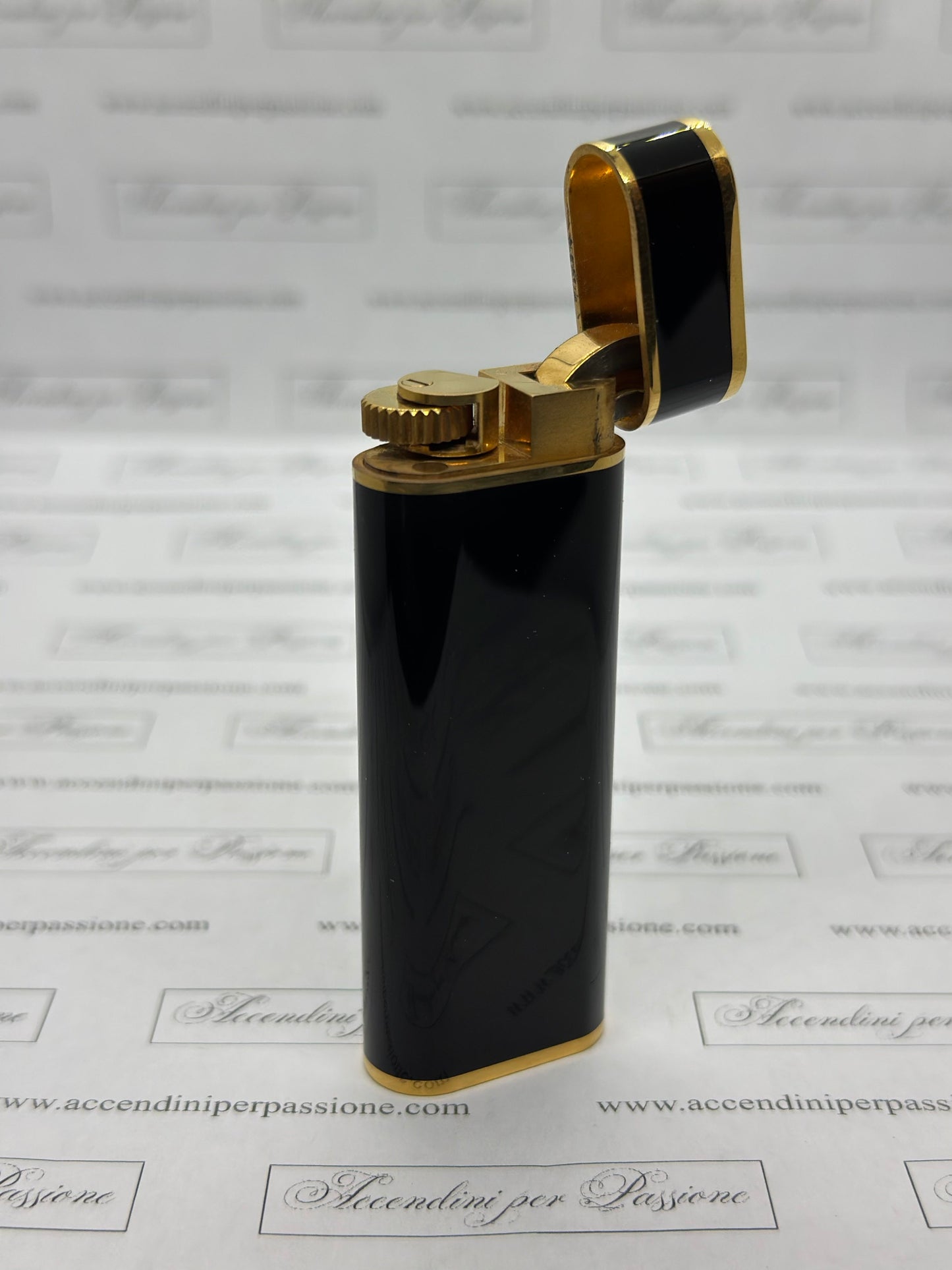 Cartier Les Must Ovale - Placcato Oro & Lacca di Cina Nera