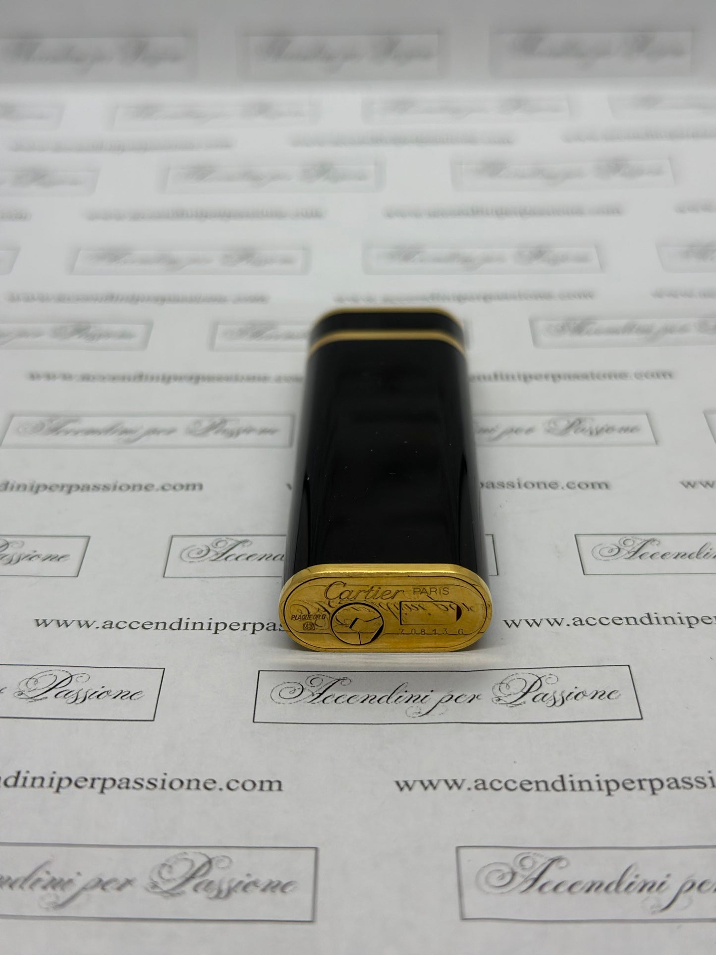 Cartier Les Must Ovale - Placcato Oro & Lacca di Cina Nera