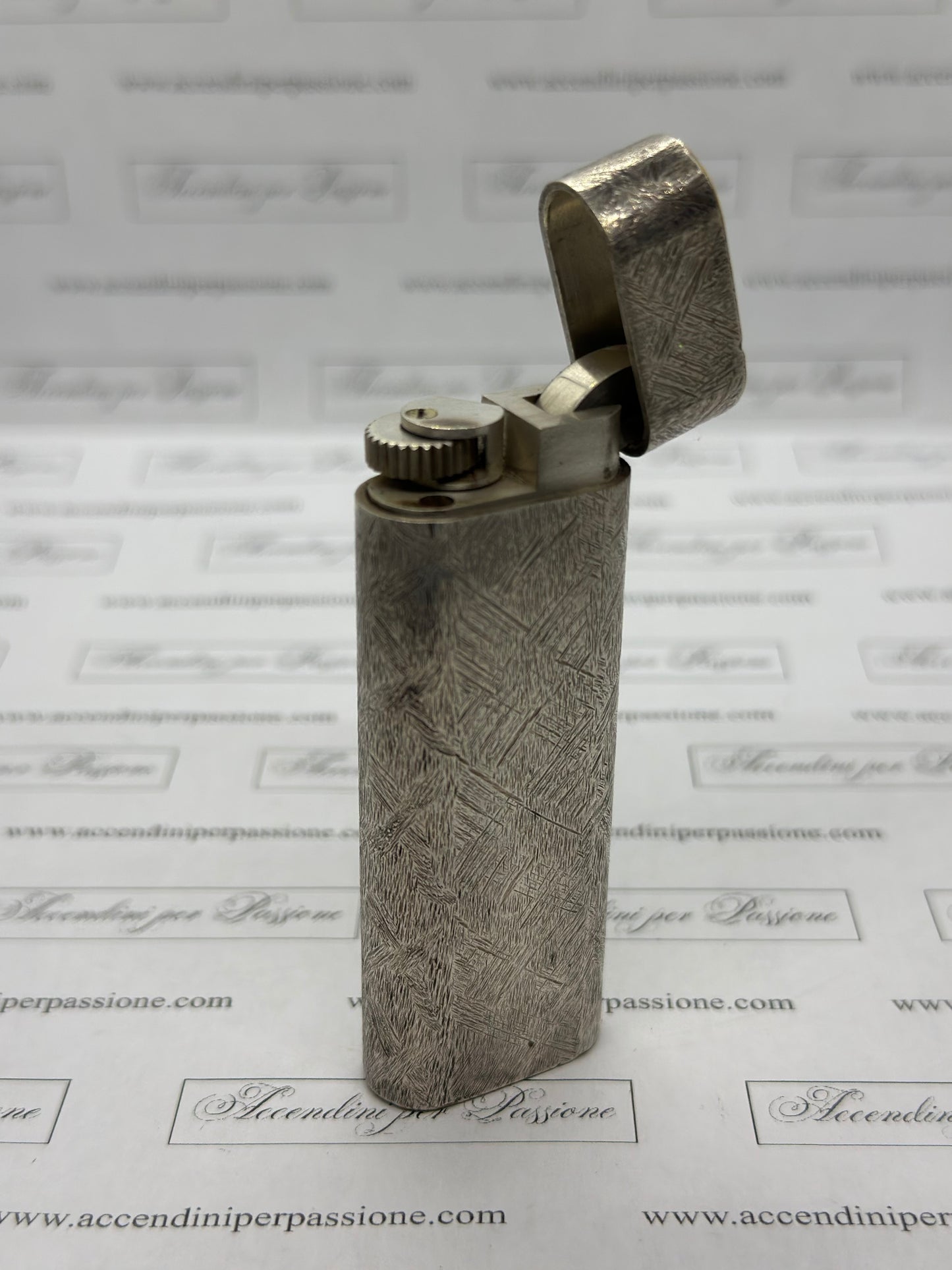 Cartier Les Must Ovale - Placcato Argento "Scratch"