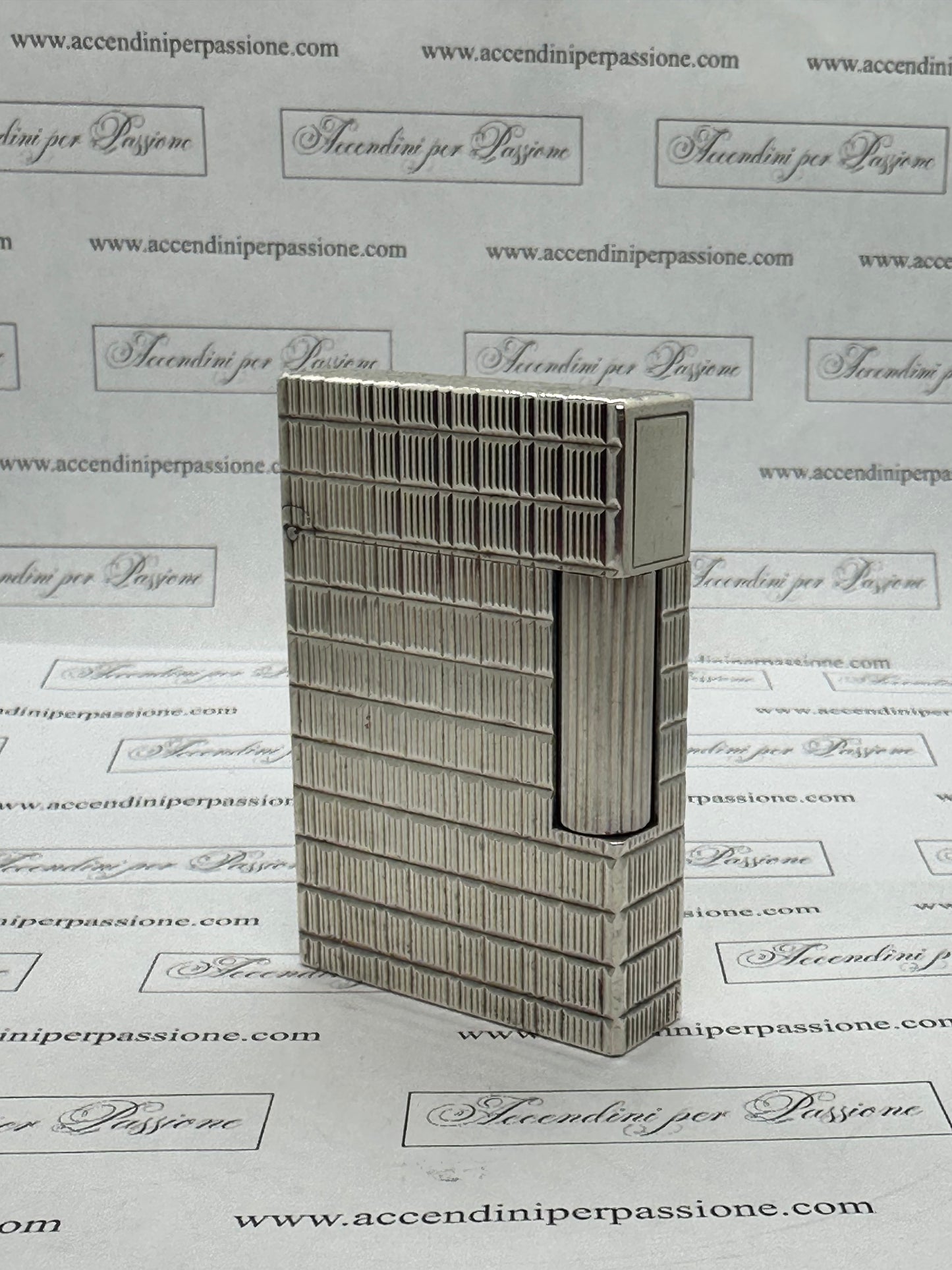 S.T. Dupont Linea 2 – Placcato Argento "Windows"