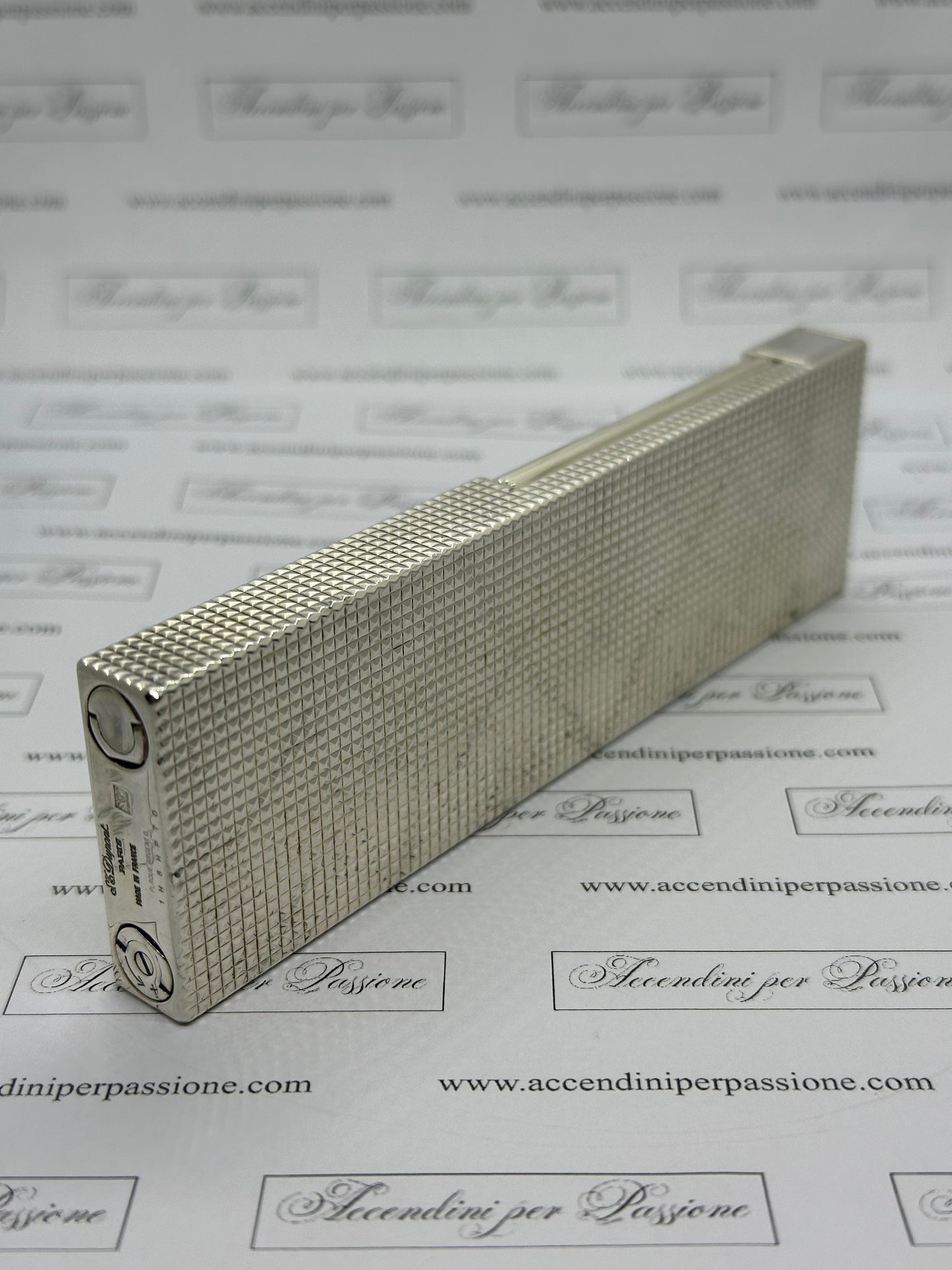 S.T. Dupont Linea 2 da Tavolo - Placcato Argento "Testa di Diamante"