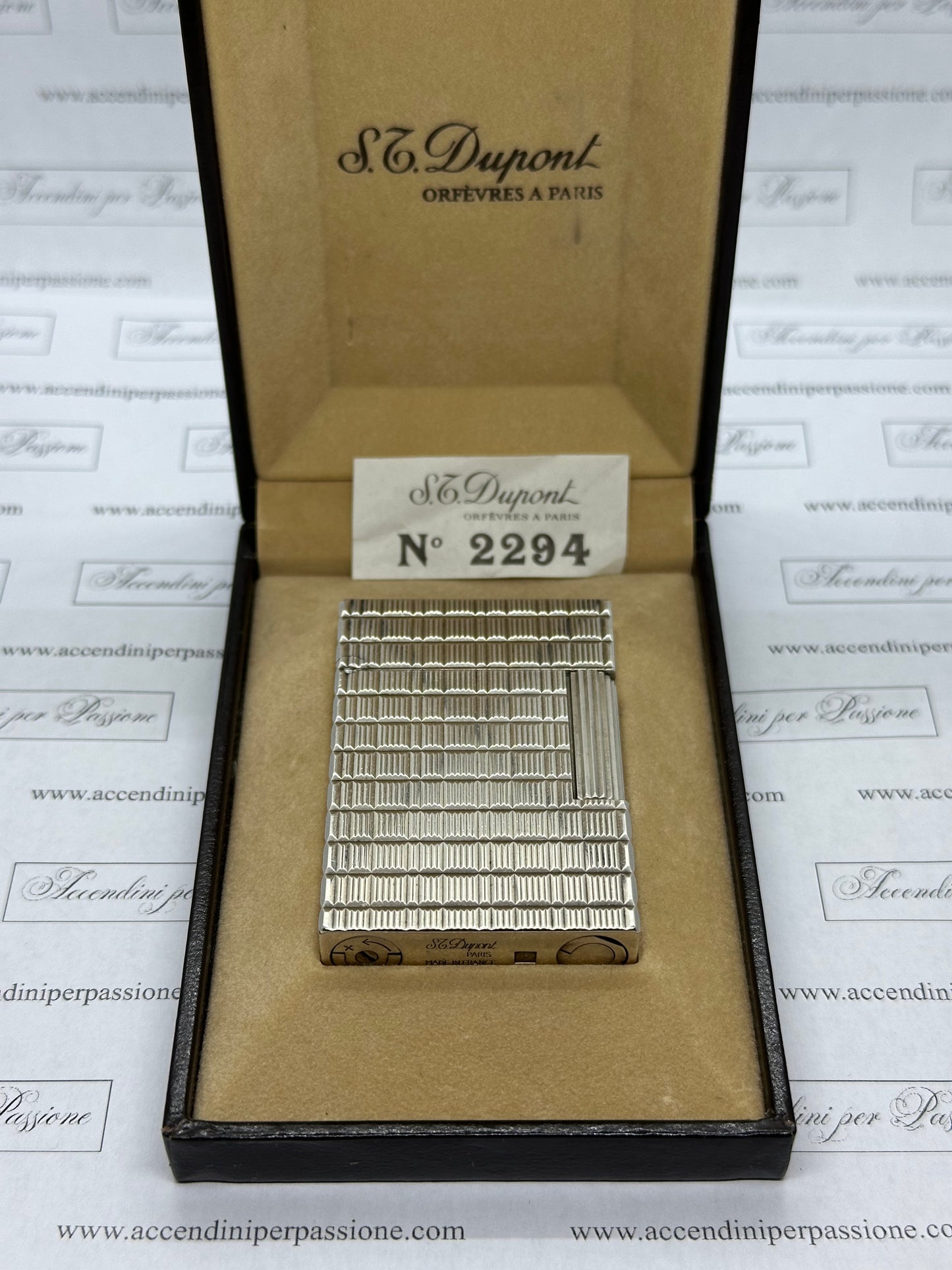 S.T. Dupont Linea 2 – Placcato Argento "Windows"