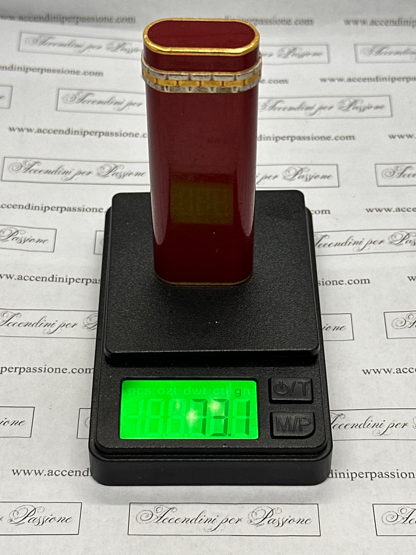 Cartier Les Must Ovale - Placcato Oro, Intarsi Oro e Argento & Lacca di Cina Rosso Rubino