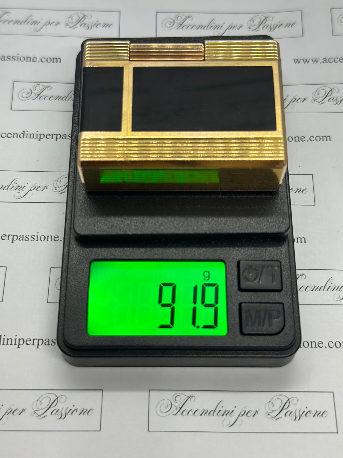 S.T. Dupont Linea 1 small – Placcato Oro & Lacca di Cina Nera "Chinese Ideograms"