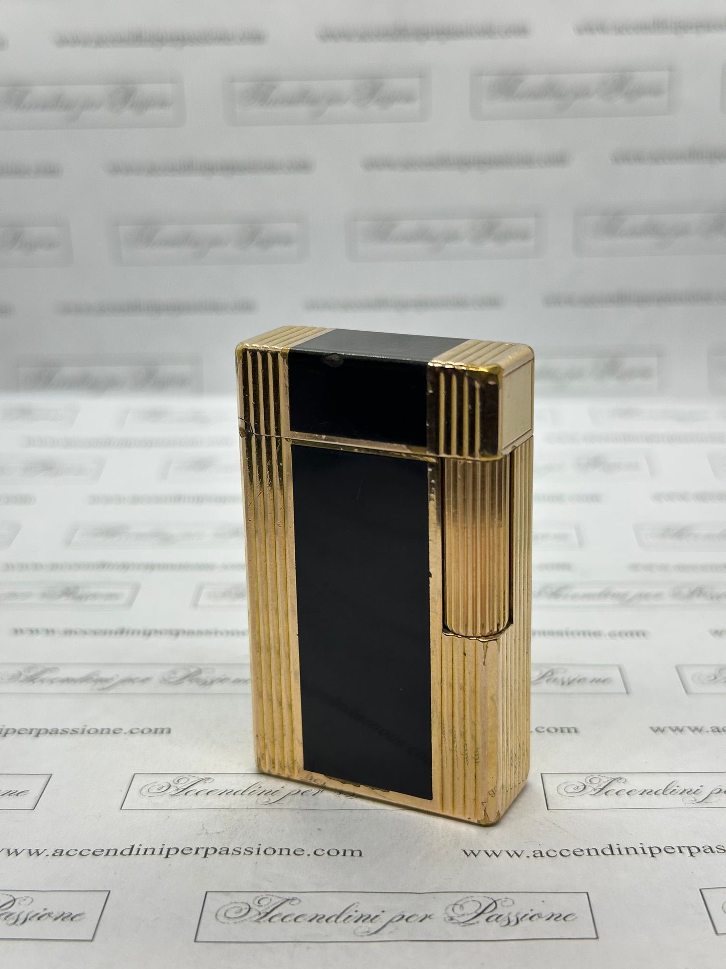 S.T. Dupont Linea 1 – Placcato Oro & Lacca di Cina Nera "Chinese Ideograms"