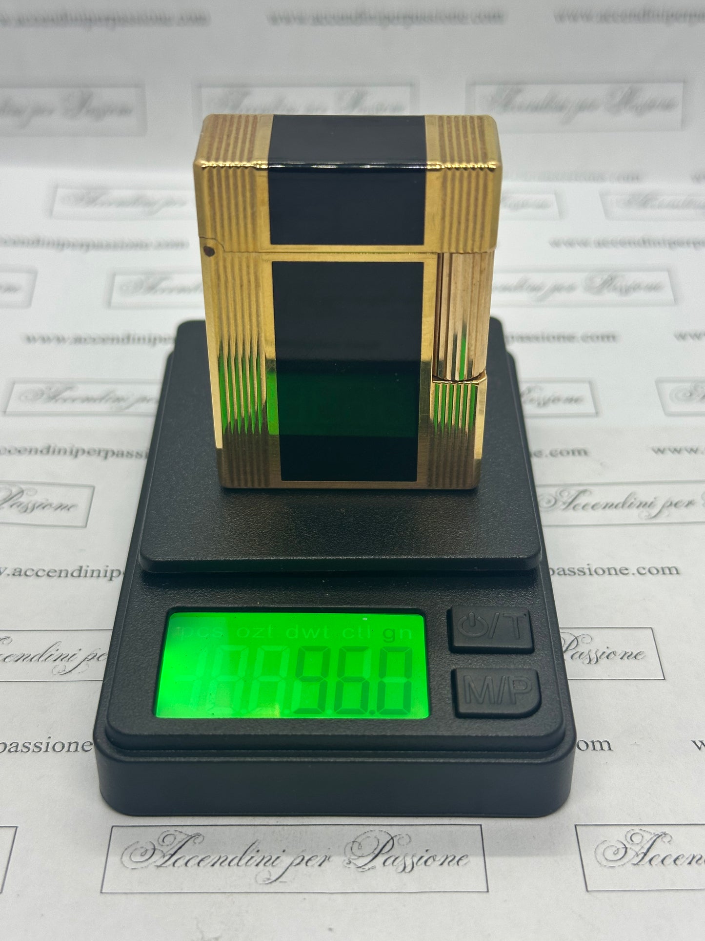 S.T. Dupont Linea 1 small – Placcato Oro & Lacca di Cina Nera