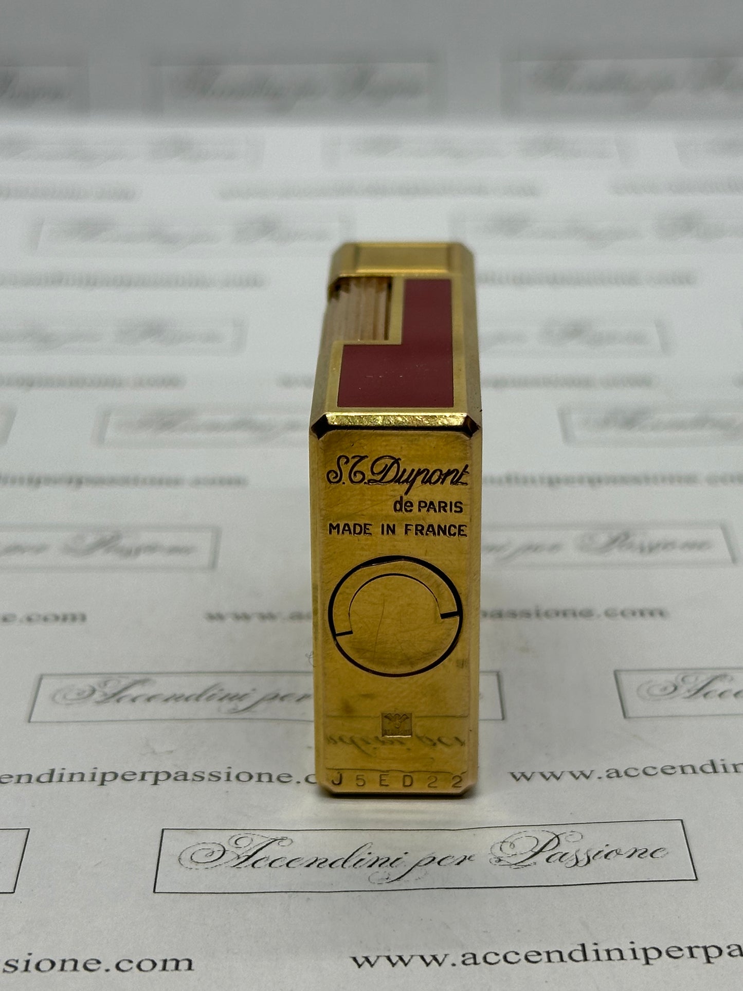 S.T. Dupont Linea 1 small – Placcato Oro & Lacca di Cina Rossa
