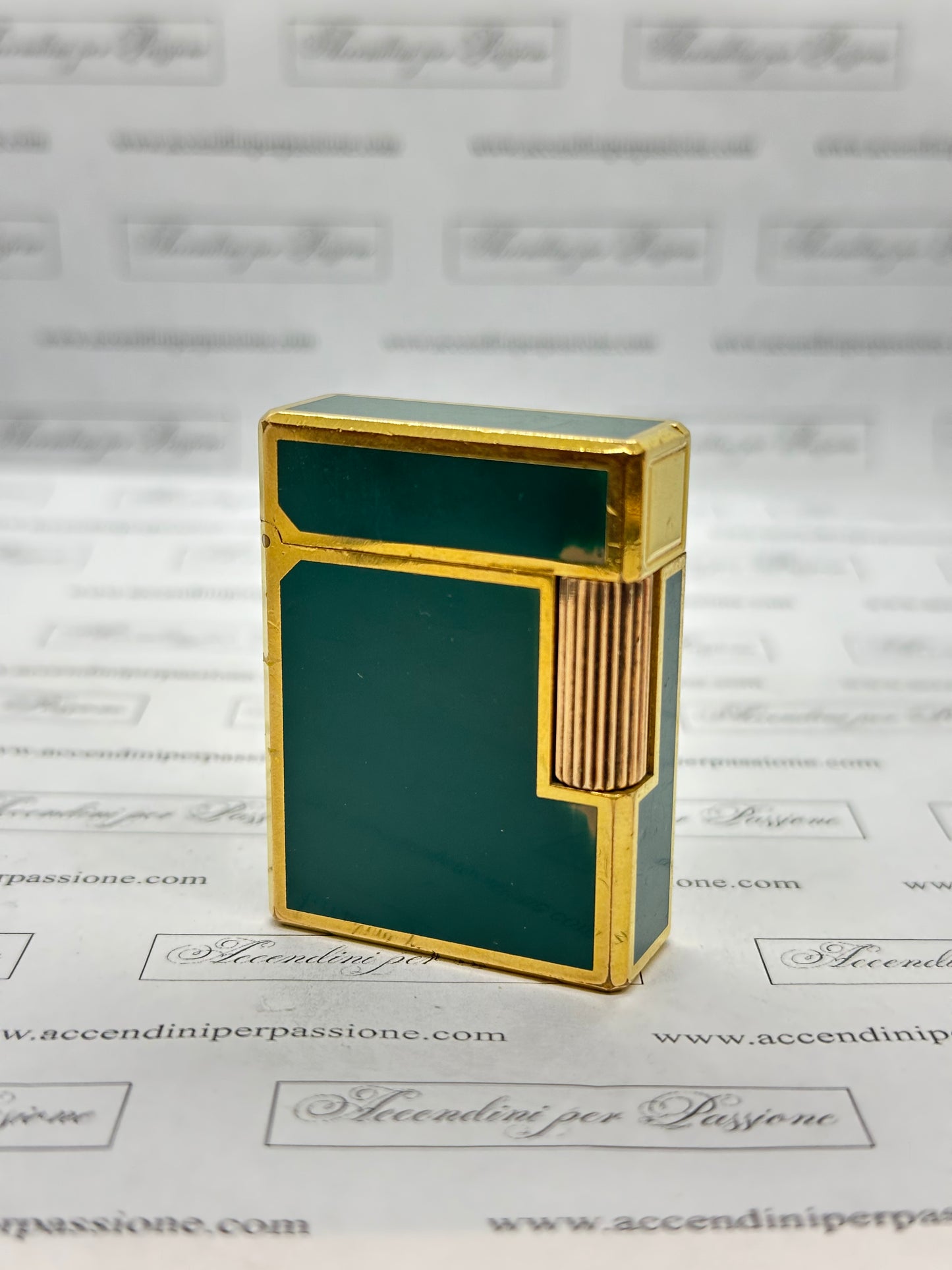 S.T. Dupont Linea 1 small – Placcato Oro & Lacca di Cina Verde "Chinese Ideograms"