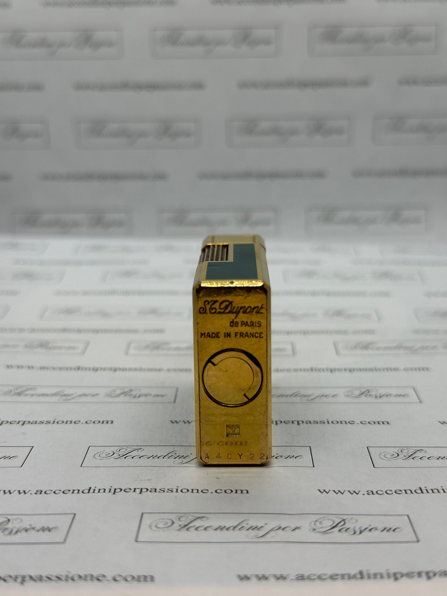 S.T. Dupont Linea 1 small – Placcato Oro & Lacca di Cina Verde "Chinese Ideograms"