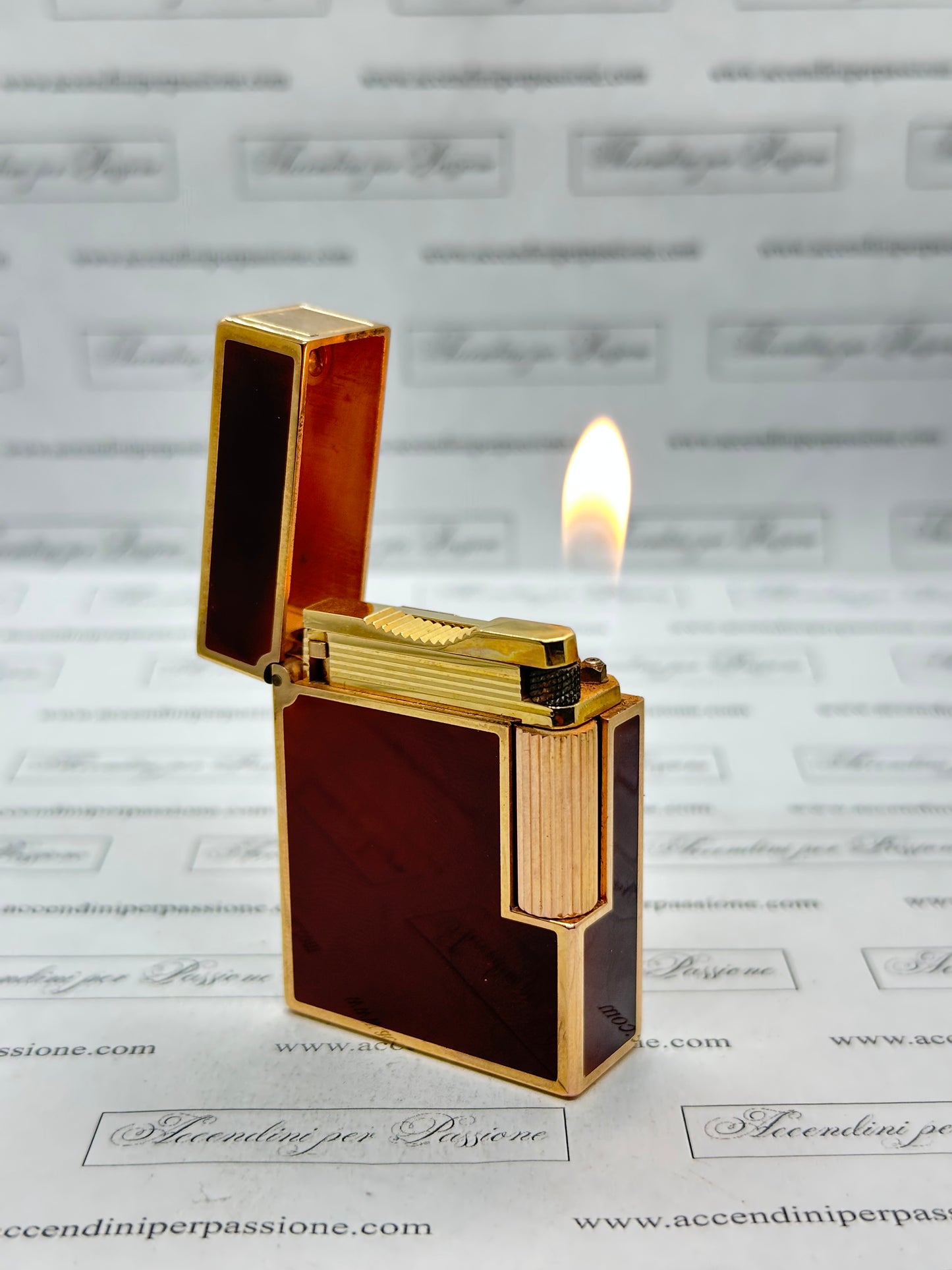 S.T. Dupont Linea 1 small – Placcato Oro & Lacca di Cina "Chocolate"