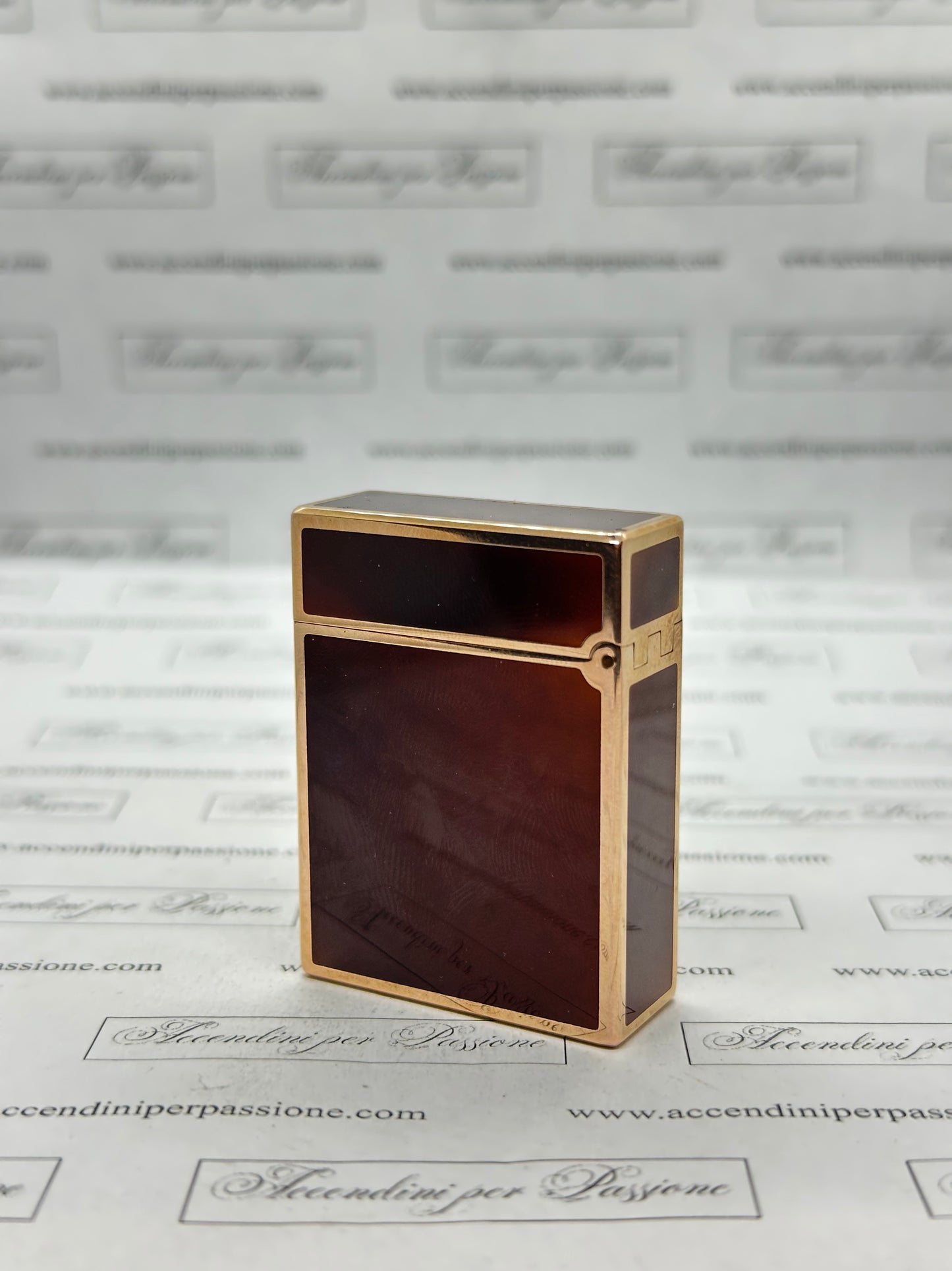 S.T. Dupont Linea 1 small – Placcato Oro & Lacca di Cina "Chocolate"
